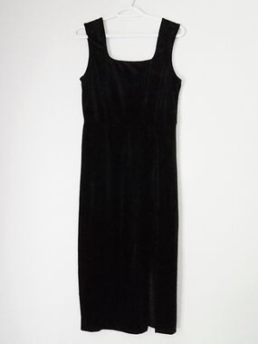 🦇Shein Black Faux Velvet Square Neck Midi Dress🍷